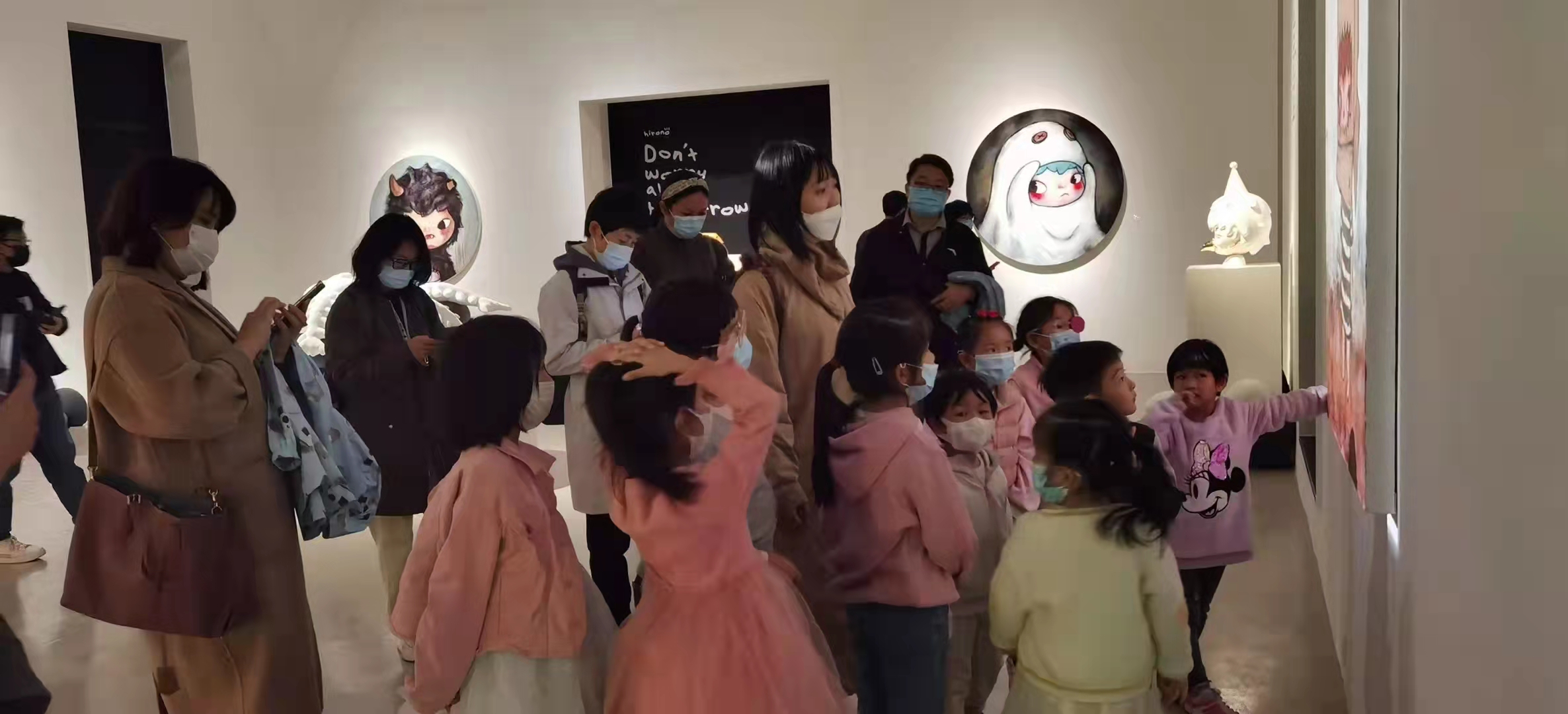 【2021年10月】墨境轩组织学生走进“松美术馆，泡泡玛特的Hirono（小野）线下艺术展览” 活动 第4张